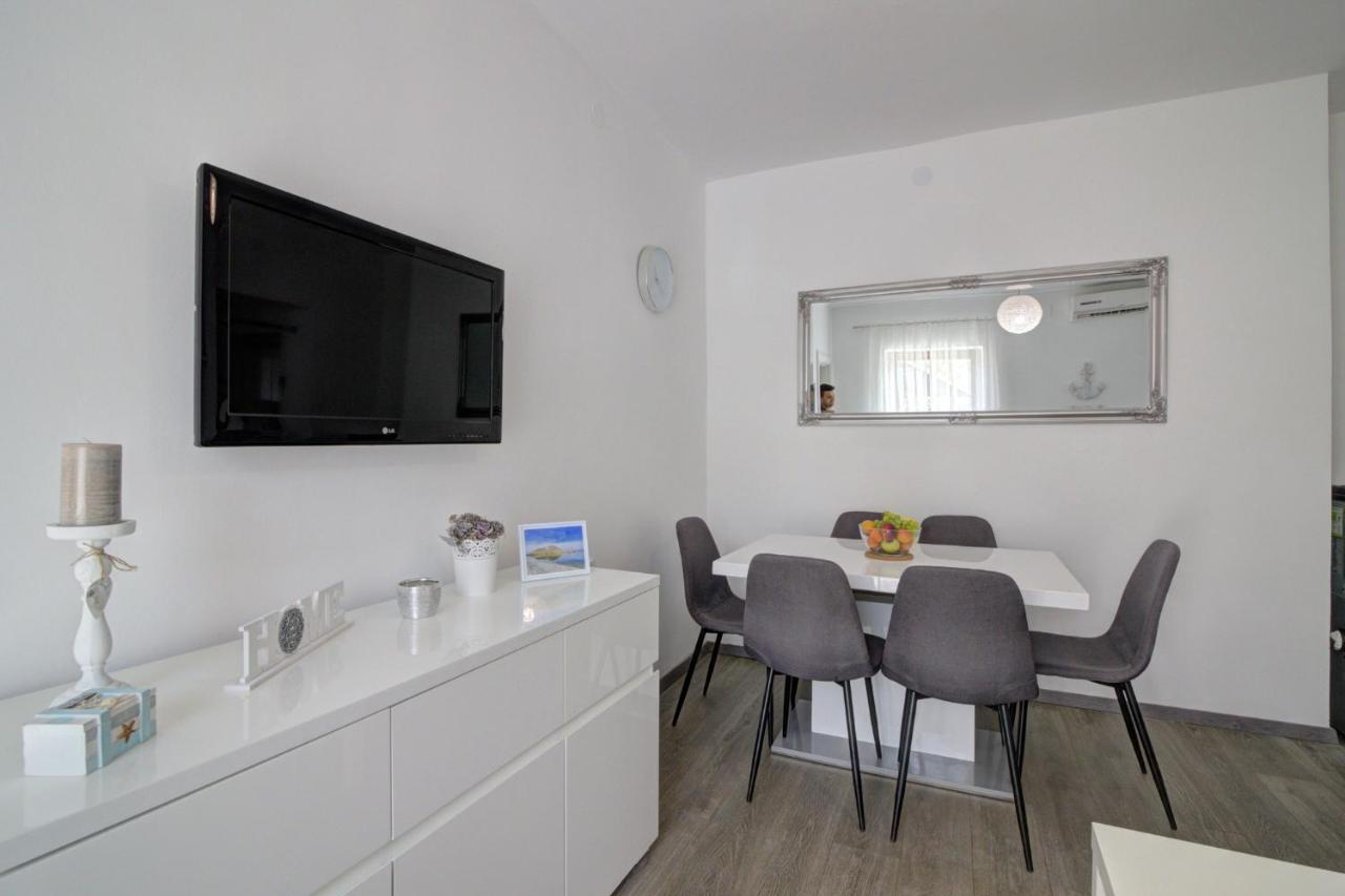 Apartman Luka Sveti Juraj Exteriör bild