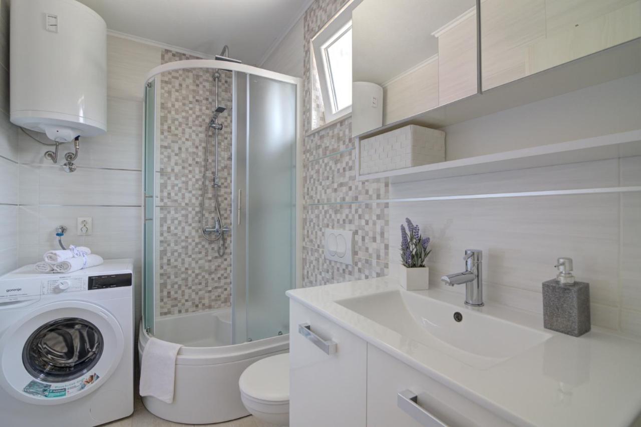 Apartman Luka Sveti Juraj Exteriör bild